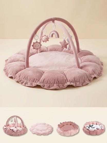 Nid d'éveil Nuage coloris Rose Poudré avec arche, contours en pétales et ses différentes configurations : tapis avec arche, tapis à plat, nid à rebords relevés, piscine à balles